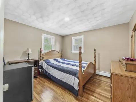 8 Haigh Avenue Salem NH 03079