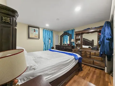 8 Haigh Avenue Salem NH 03079