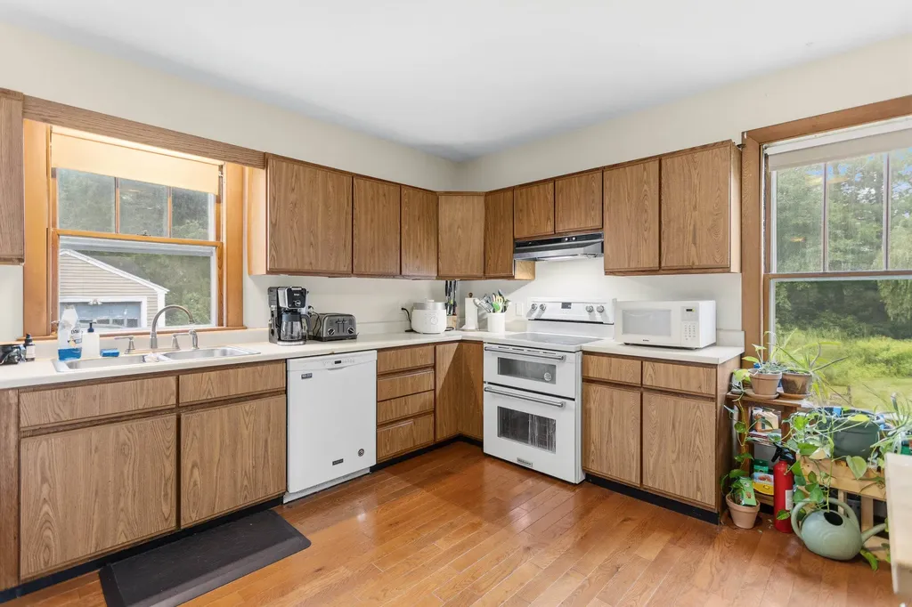 11 Summer Street Goffstown NH 03045