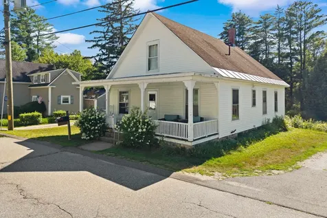 11 Summer Street Goffstown NH 03045