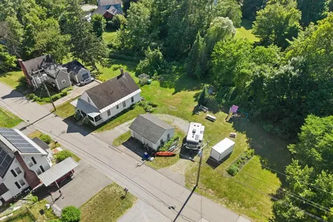11 Summer Street Goffstown NH 03045