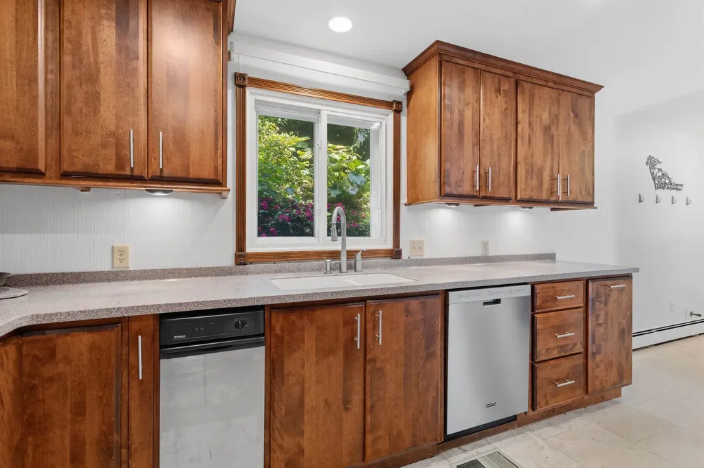 20 Pond Drive Manchester NH 03103