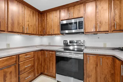 20 Pond Drive Manchester NH 03103