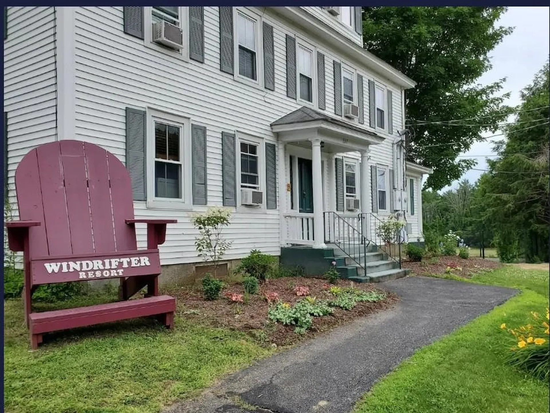 337 S. Main Street Wolfeboro NH 03894