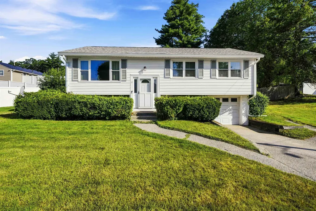 21 Carmine Road Nashua NH 03063