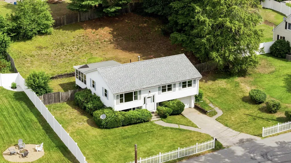 21 Carmine Road Nashua NH 03063