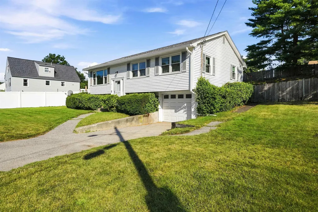 21 Carmine Road Nashua NH 03063