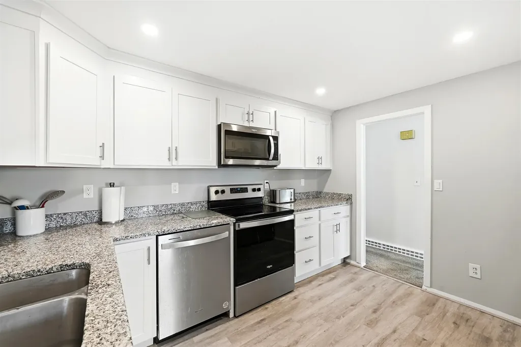 21 Carmine Road Nashua NH 03063