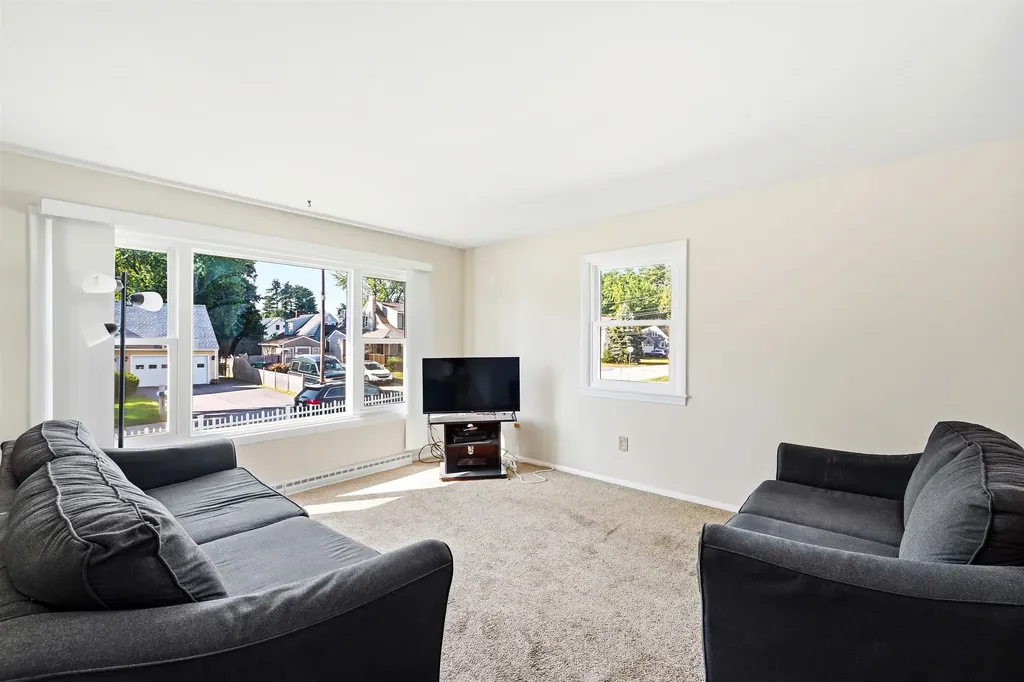 21 Carmine Road Nashua NH 03063