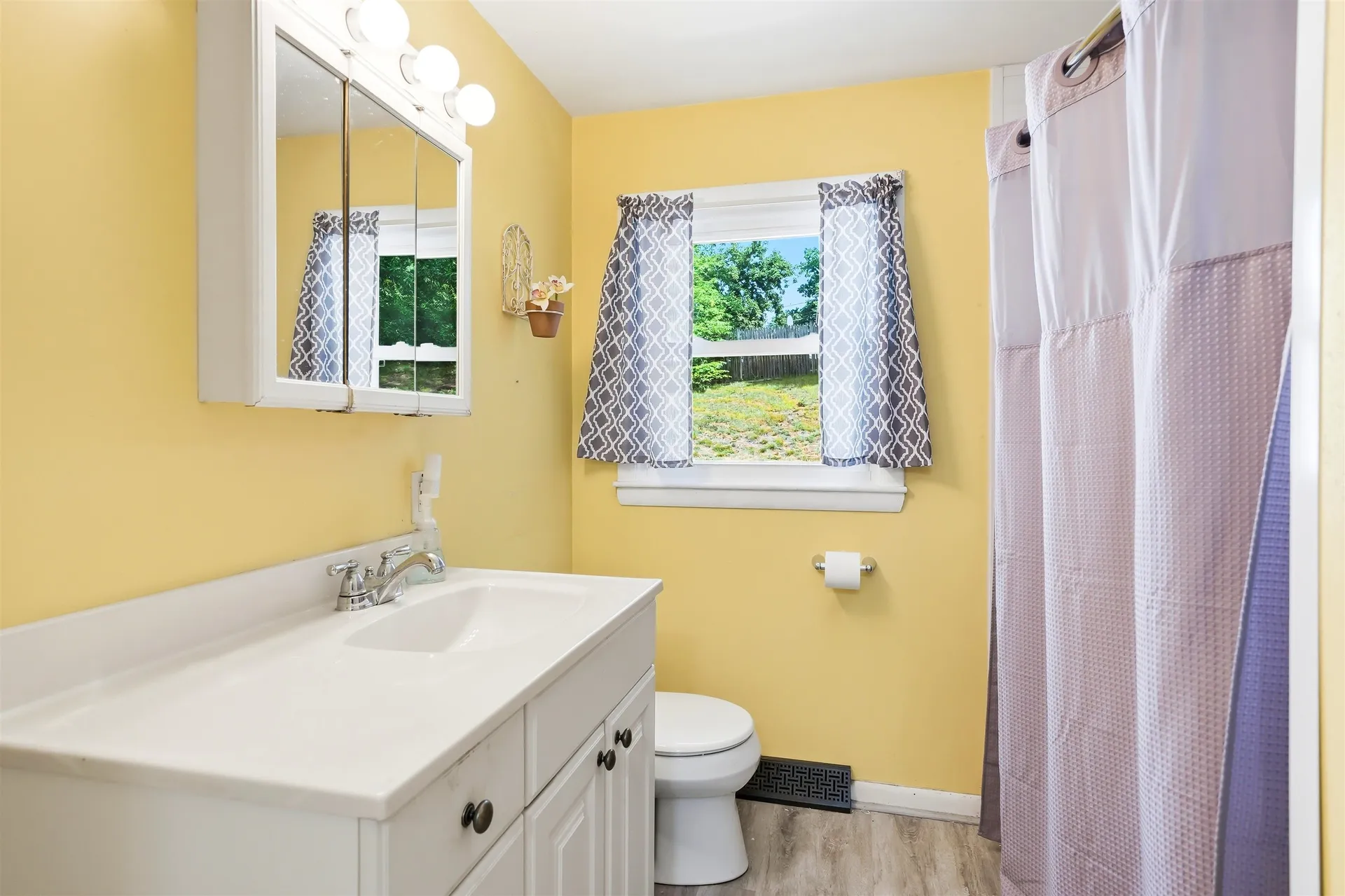 21 Carmine Road Nashua NH 03063
