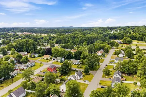 21 Carmine Road Nashua NH 03063