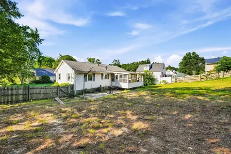 21 Carmine Road Nashua NH 03063