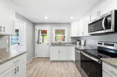 21 Carmine Road Nashua NH 03063