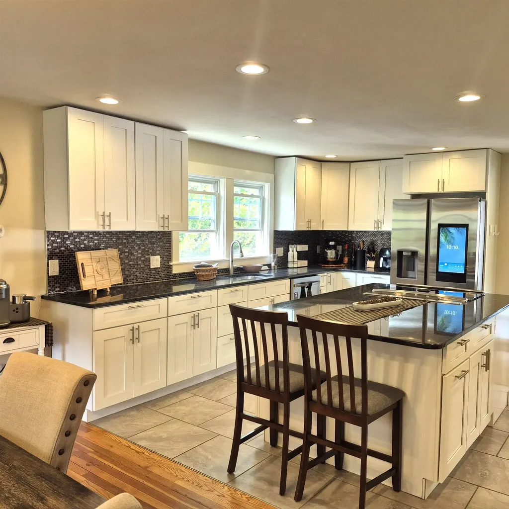 20 Bay Street Claremont NH 03743