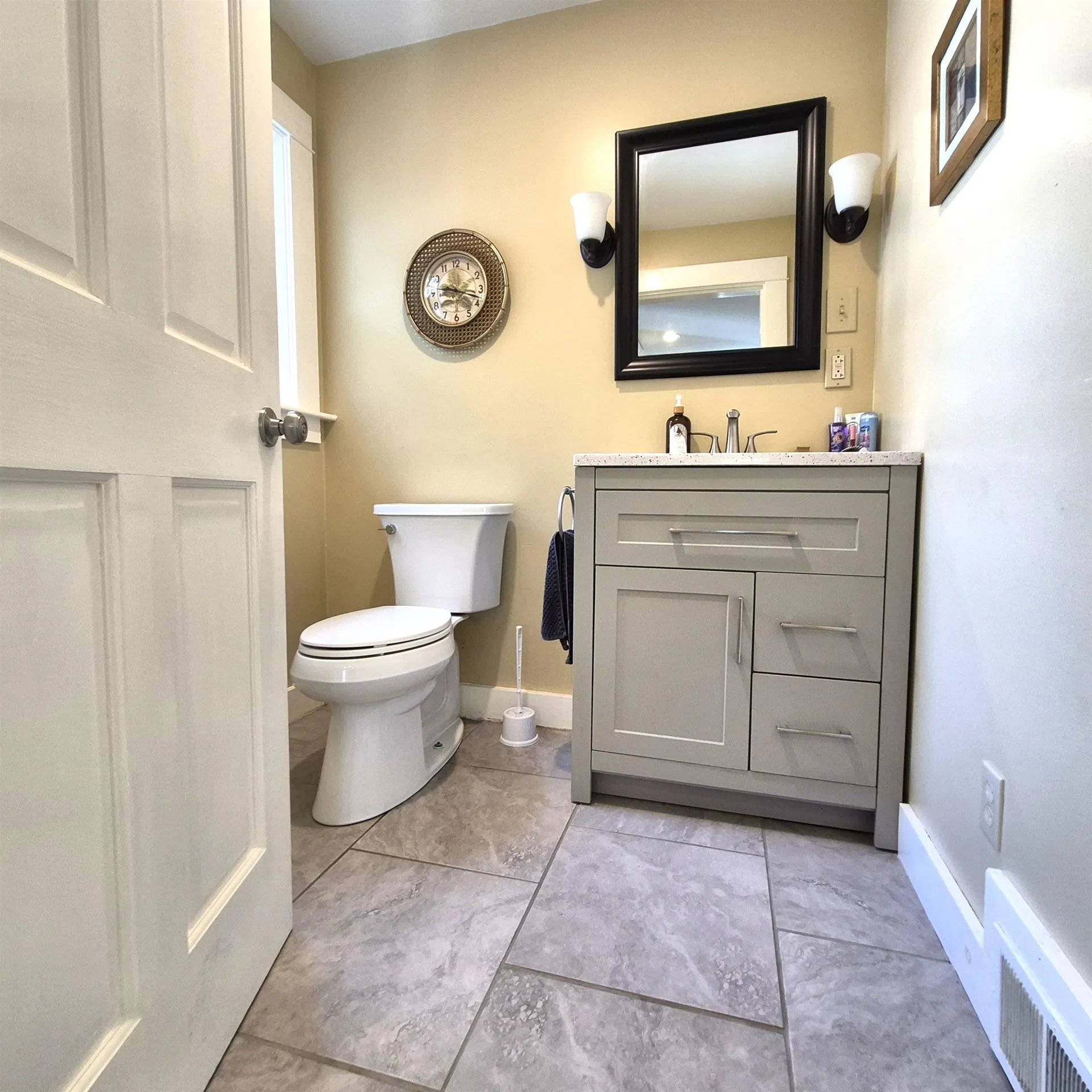 20 Bay Street Claremont NH 03743