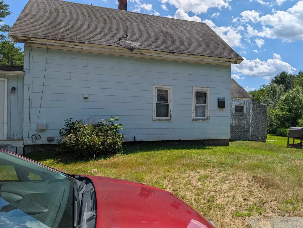 226 Charles Street Farmington NH 03835