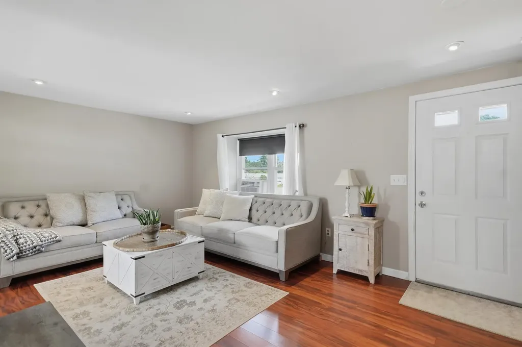 36 Scott Lane Sandown NH 03873