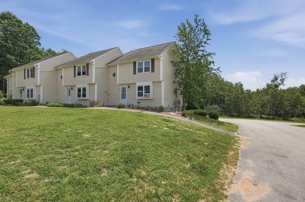 36 Scott Lane Sandown NH 03873