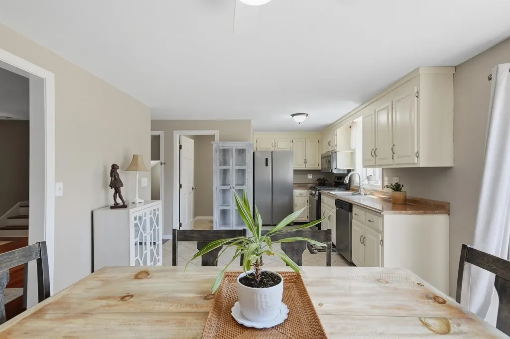 36 Scott Lane Sandown NH 03873