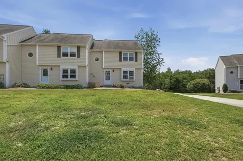 36 Scott Lane Sandown NH 03873