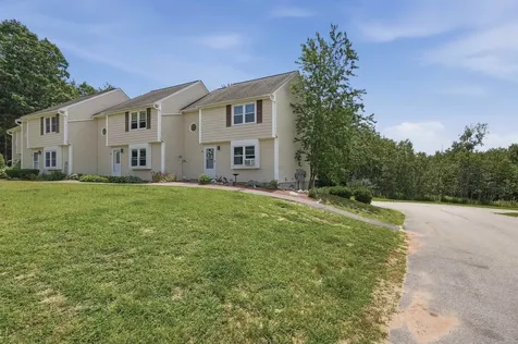 36 Scott Lane Sandown NH 03873