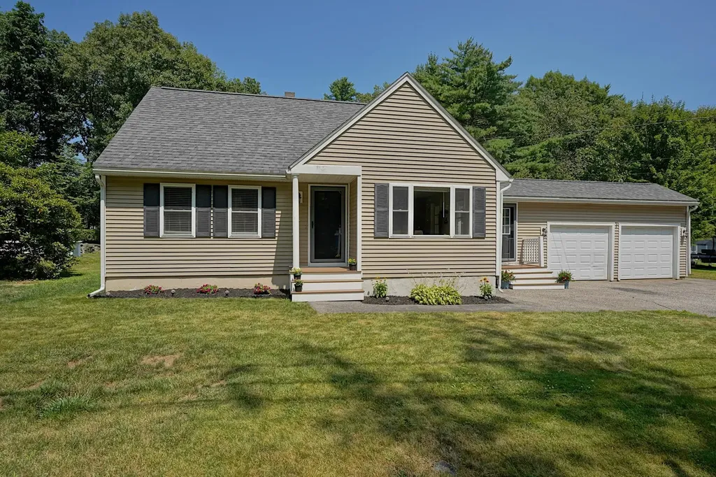 29 Mary Batchelder Road Hampton NH 03842
