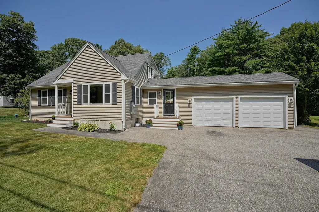 29 Mary Batchelder Road Hampton NH 03842