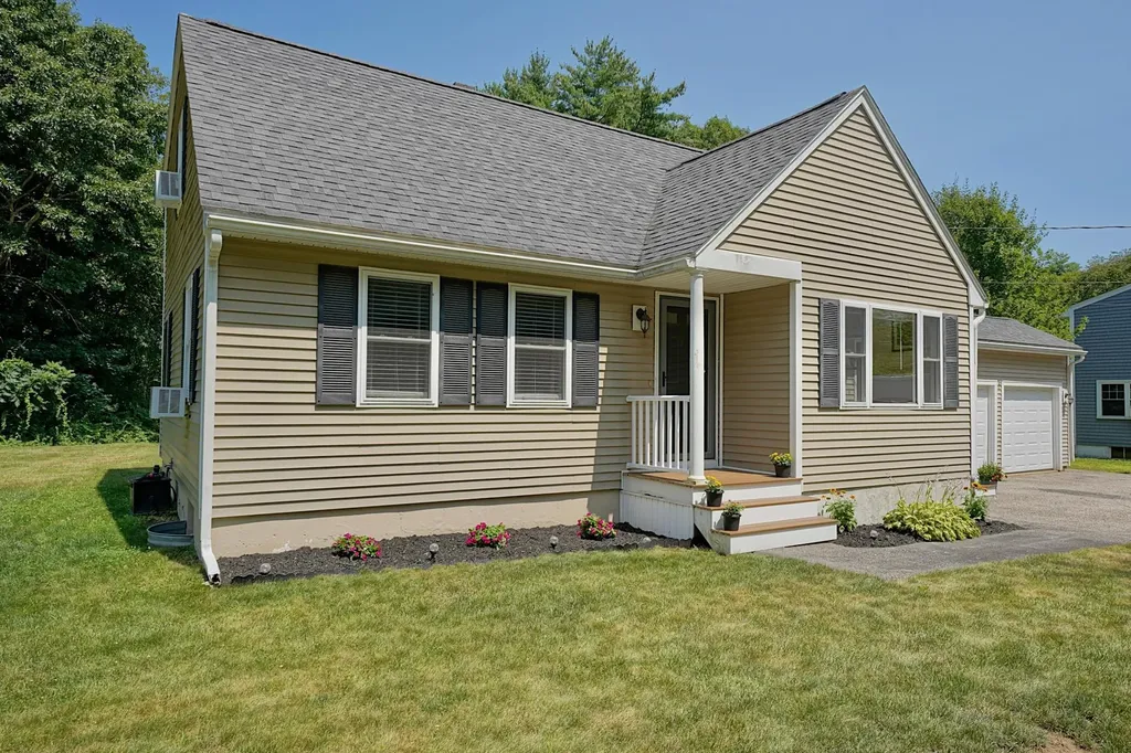 29 Mary Batchelder Road Hampton NH 03842