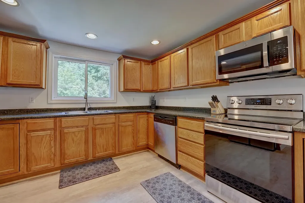 29 Mary Batchelder Road Hampton NH 03842