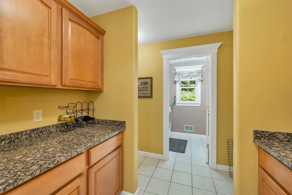 52 Riverdale Road New Boston NH 03070
