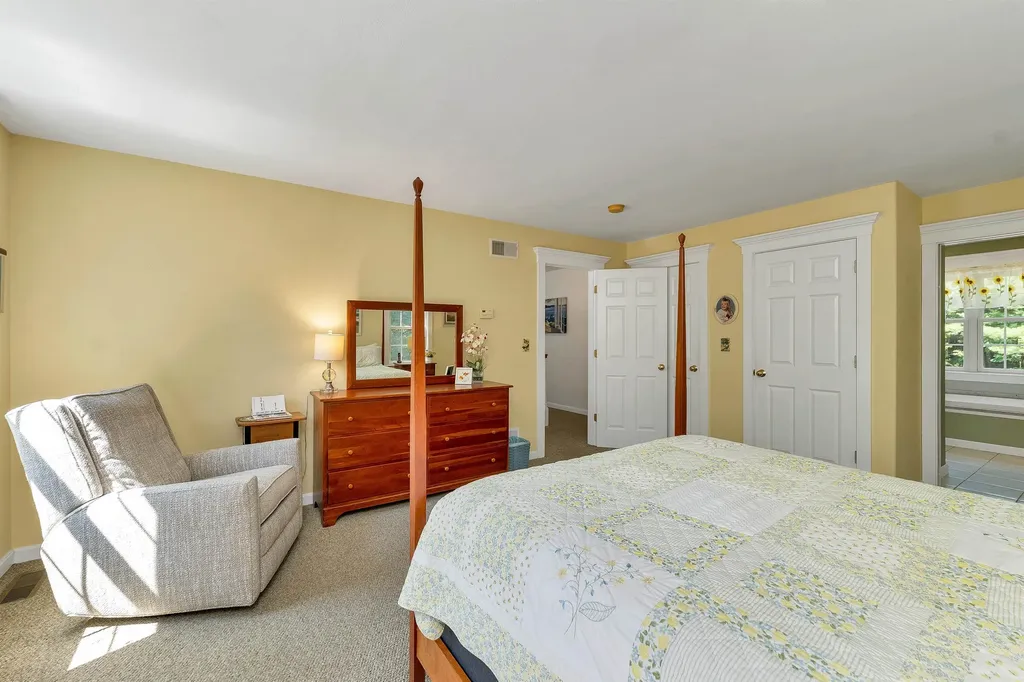 52 Riverdale Road New Boston NH 03070