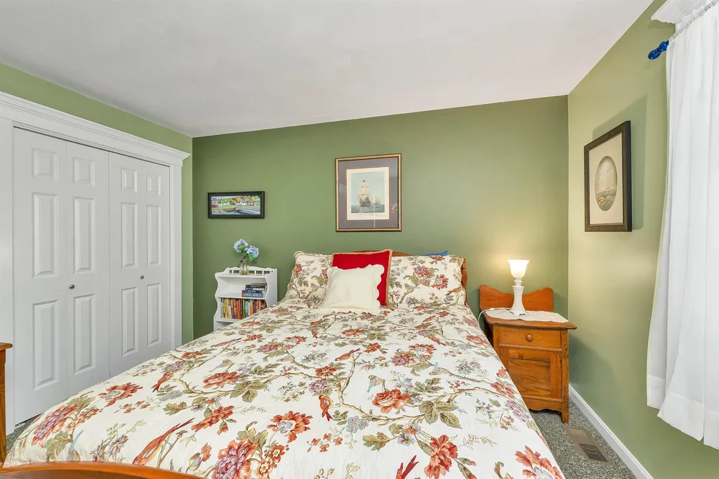 52 Riverdale Road New Boston NH 03070