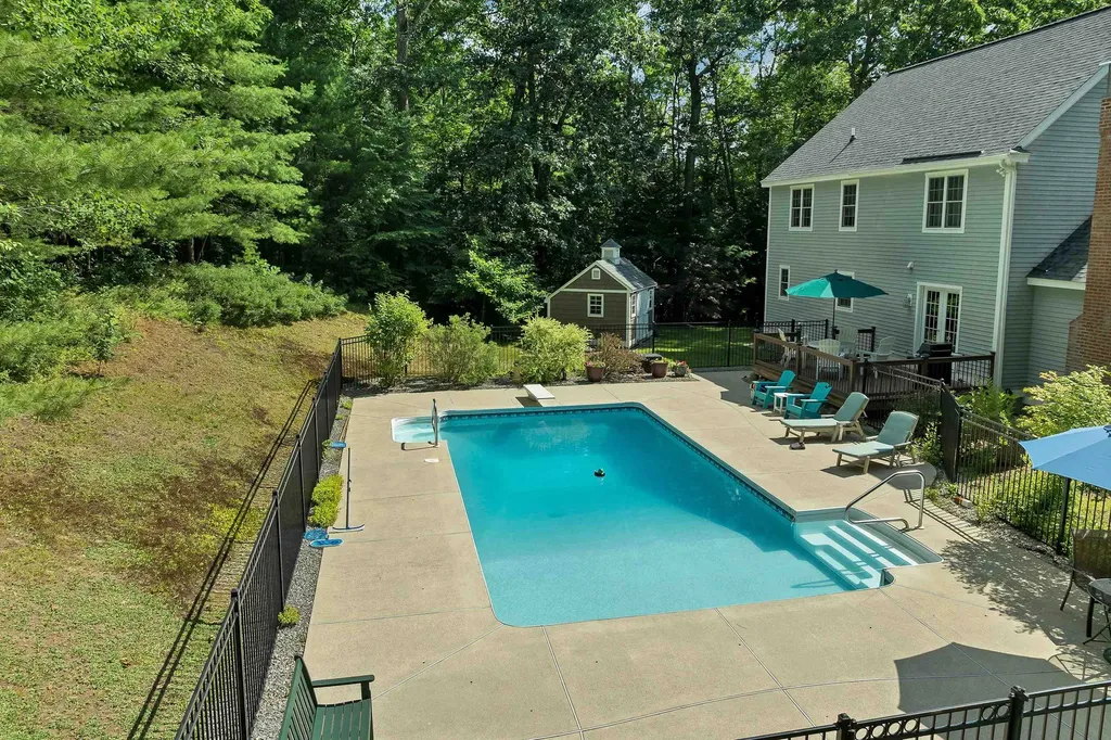 52 Riverdale Road New Boston NH 03070