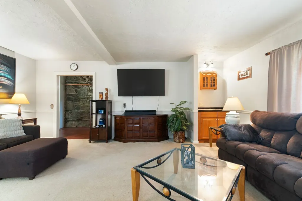 13 Brookside Lane Newfane VT 05345