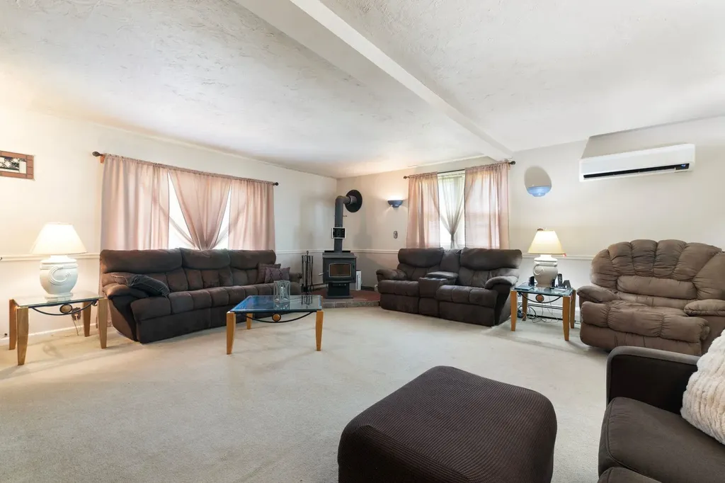 13 Brookside Lane Newfane VT 05345