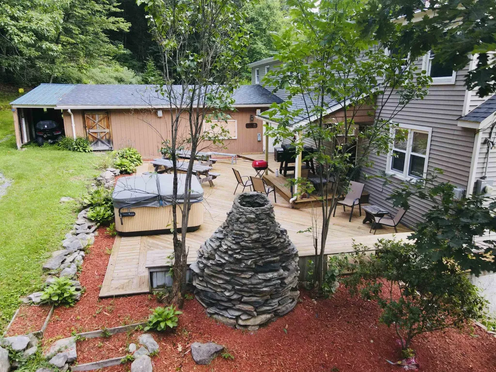 13 Brookside Lane Newfane VT 05345