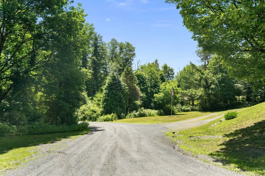 13 Brookside Lane Newfane VT 05345
