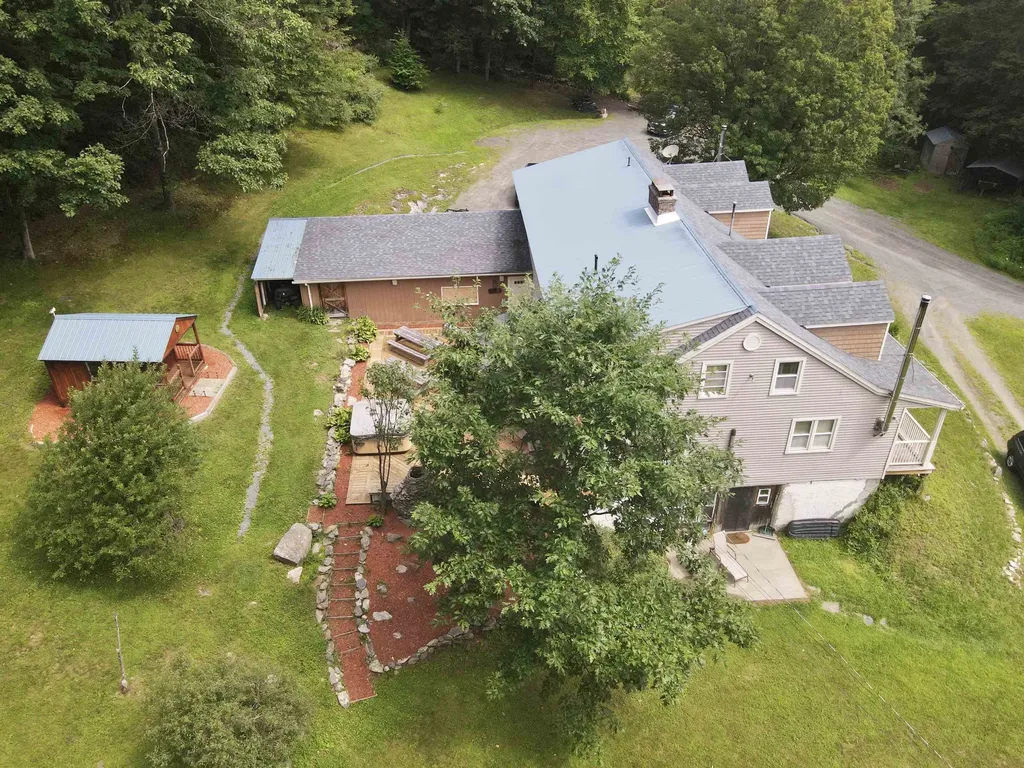 13 Brookside Lane Newfane VT 05345