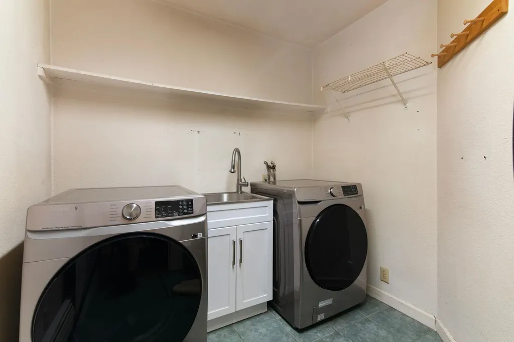 13 Brookside Lane Newfane VT 05345
