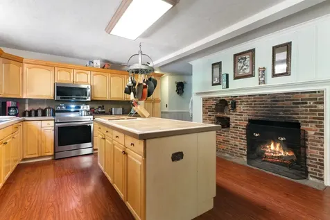 13 Brookside Lane Newfane VT 05345