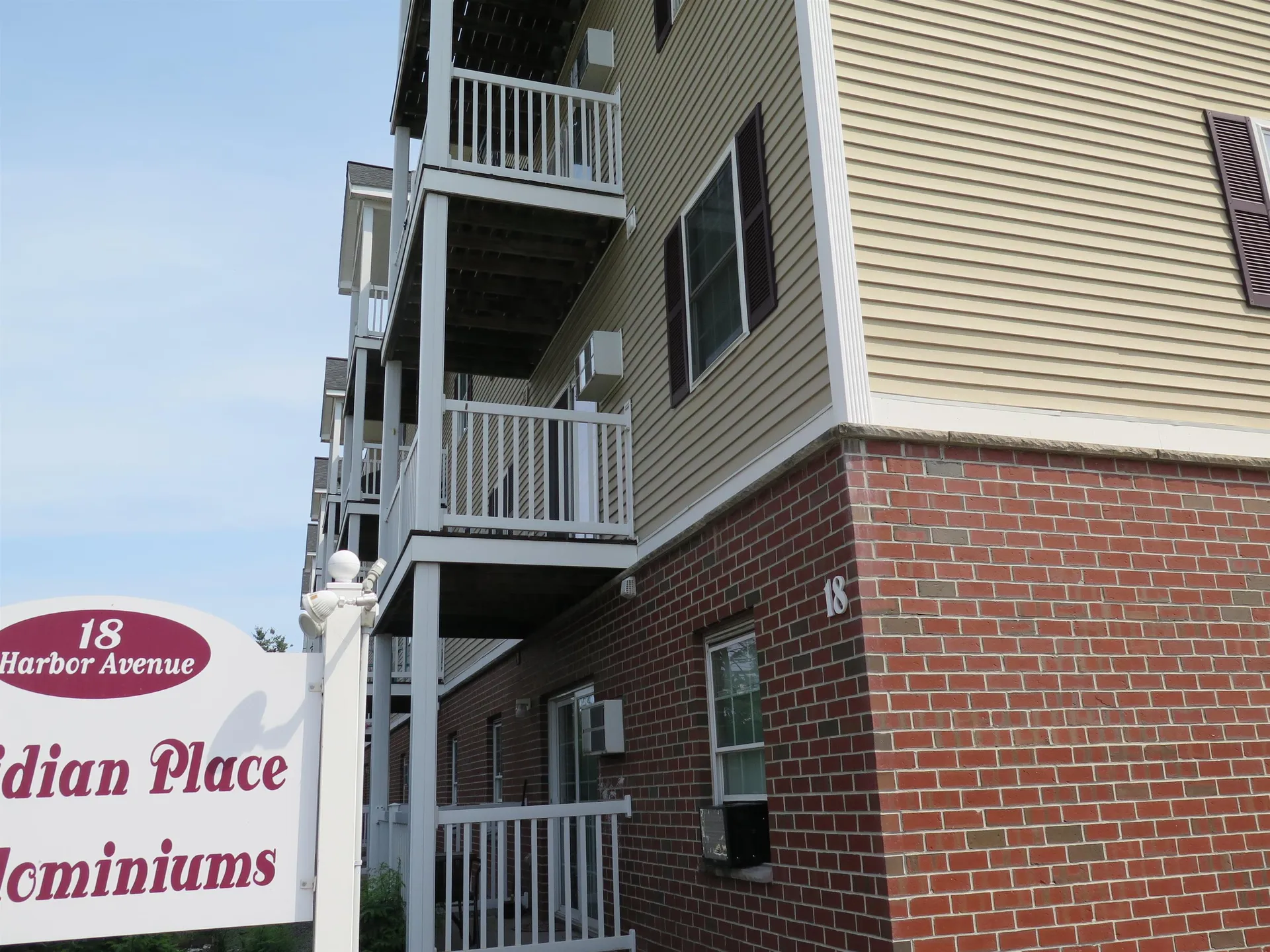 18 Harbor Avenue Nashua NH 03060