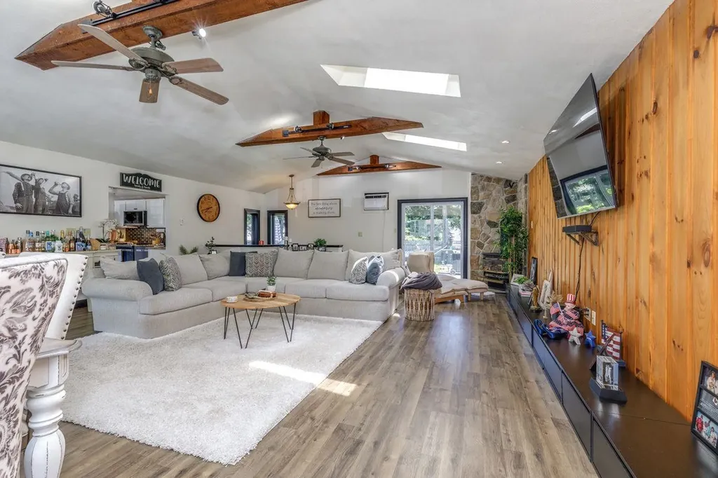 6 John Lane Merrimack NH 03054