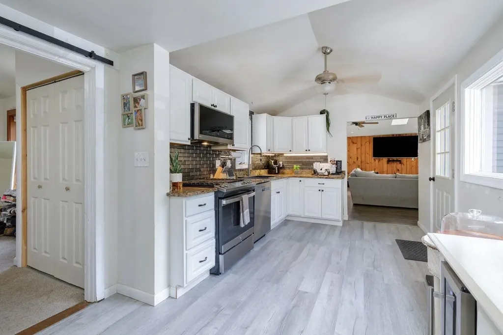 6 John Lane Merrimack NH 03054