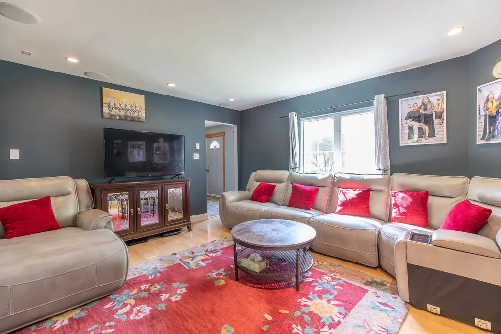 20 Wildwood Avenue Claremont NH 03743