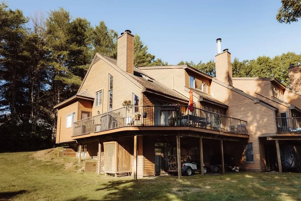 1140 Murphy's Road Hartford VT 05059