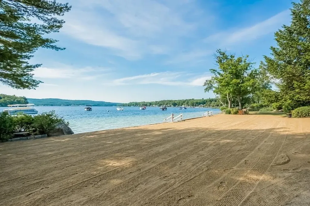 41 Lantern Circle Laconia NH 03246