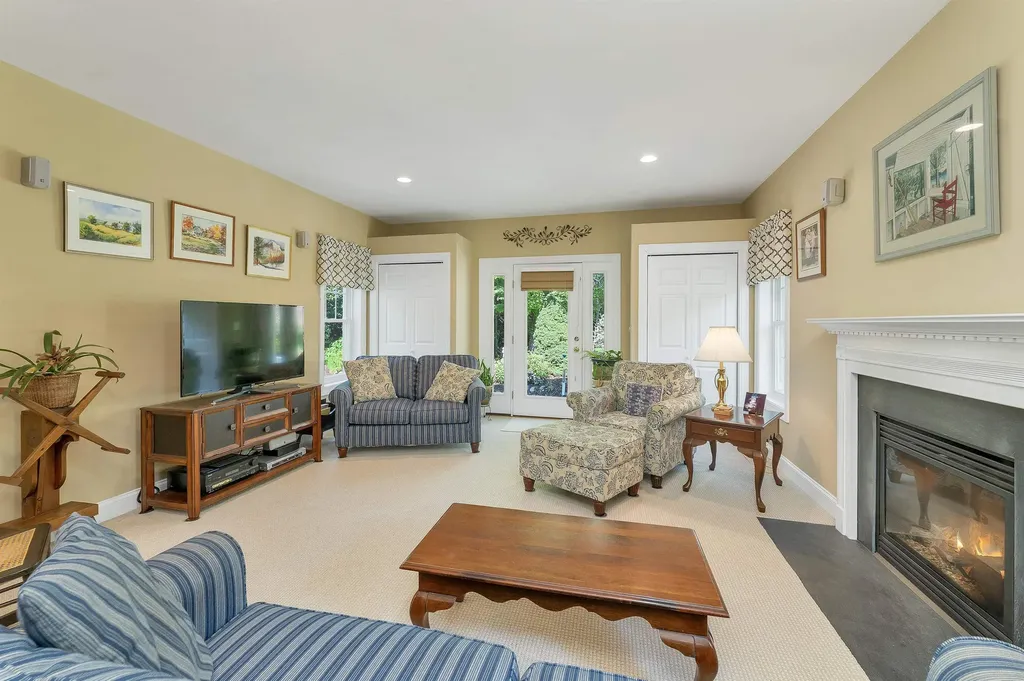 41 Lantern Circle Laconia NH 03246