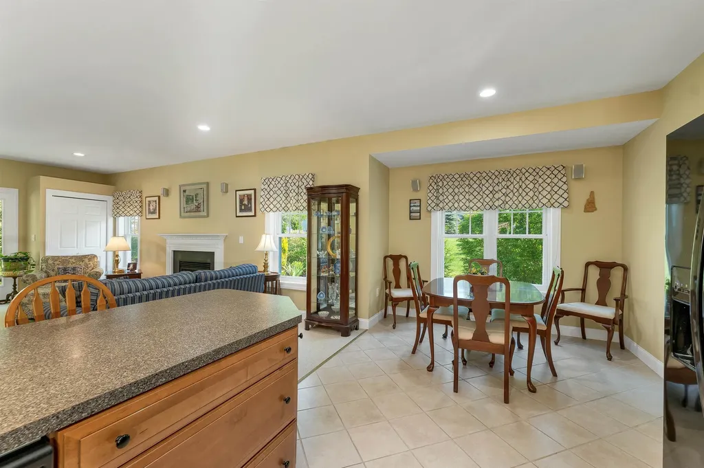 41 Lantern Circle Laconia NH 03246