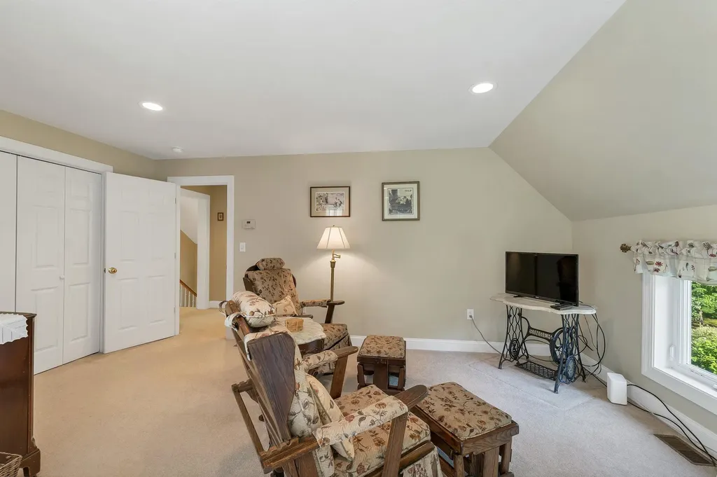41 Lantern Circle Laconia NH 03246