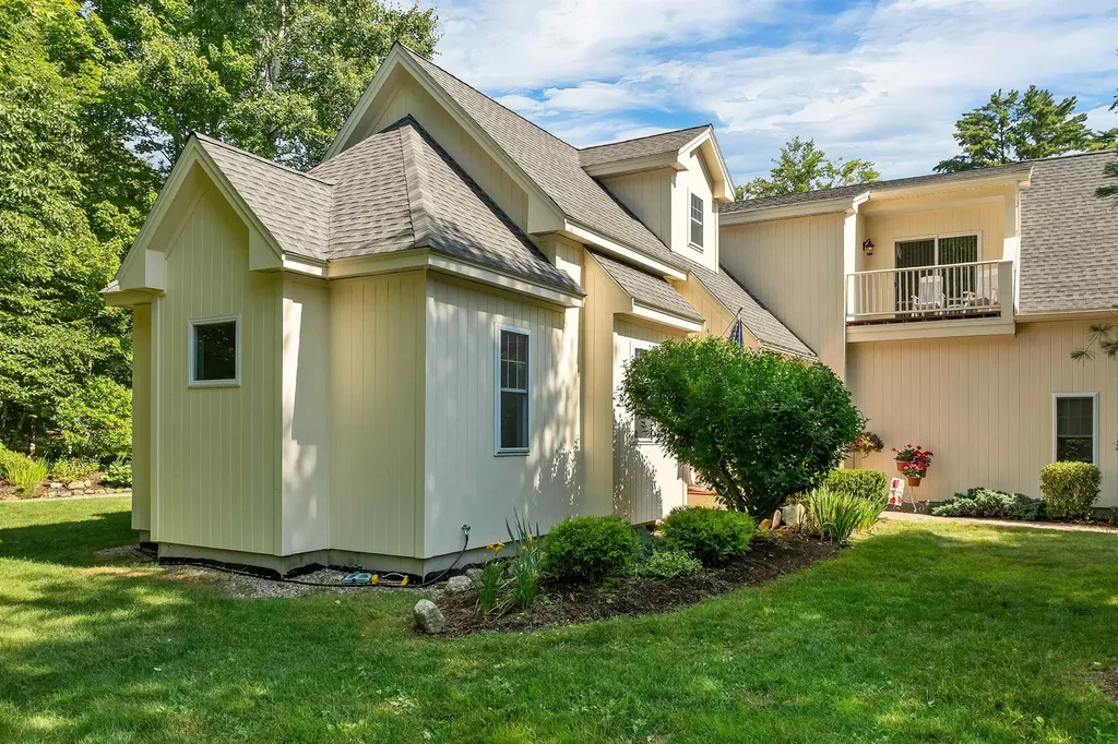 41 Lantern Circle Laconia NH 03246